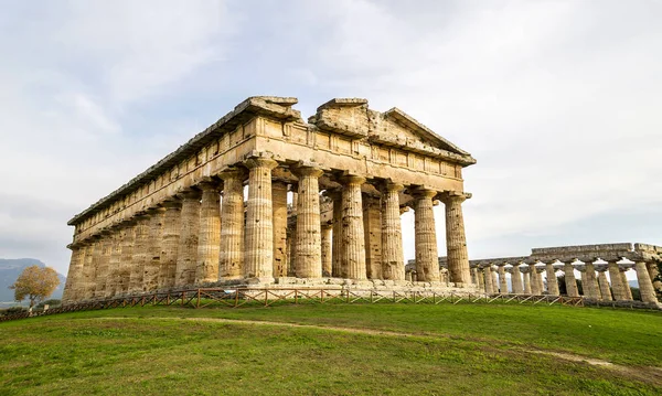 パエストゥム ユネスコ世界遺産の寺院を世界で最もよく保存された古代ギリシャ人の寺院のいくつかのギリシャ語 それはヘラ ポセイドン パエストゥム イタリアのセレスの約 つの寺院 — ストック写真