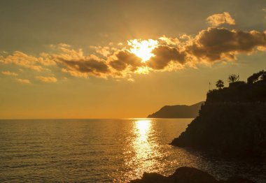 Günbatımı Manarola Ligurya Coast'ta üzerinde