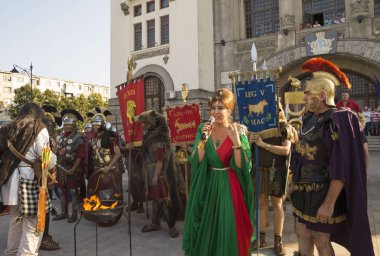 Köstence , Romanya - 28 Ağustos 2015. Yıllık Antik Festivali Tomis Köstence Eski Kent - Ovidiu Meydanı, romalılar ve Dacians alışkanlıkları, yaşam tarzı ve mücadele taktikleri mevcut.