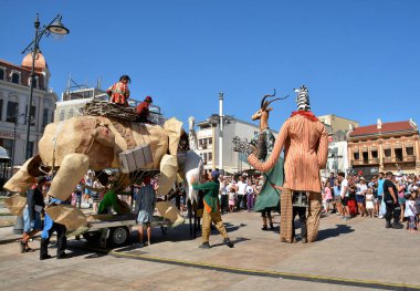 Köstence, Romanya - 3 Eylül 2017. Fransa'dan Le Caramantran Uluslararası Sokak Festivali 