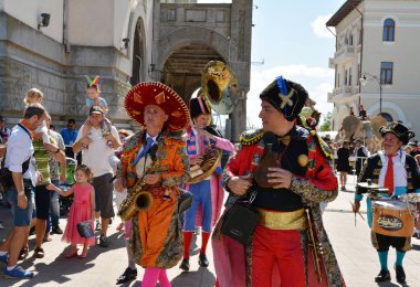 Köstence, Romanya - 3 Eylül 2017. Uluslararası Sokak Festivali 
