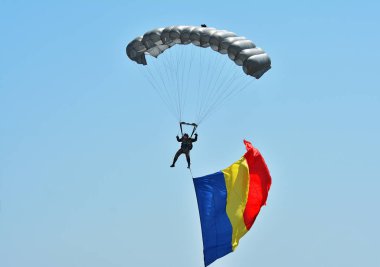 Tuzla, Köstence, Romanya-19 Ağustos 2017. Airshow Aeromania, Güney-Doğu Romanya 'da turistler kalabalık için inanılmaz Havacılık gösterisi ve üst yaz cazibe, Tuzla Aerodrome üzerinde. 