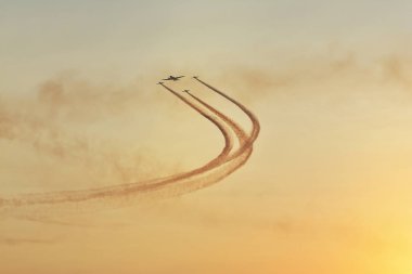 Tuzla, Köstence, Romanya-19 Ağustos 2017. Airshow Aeromania, Güney-Doğu Romanya 'da turistler kalabalık için inanılmaz Havacılık gösterisi ve üst yaz cazibe, Tuzla Aerodrome üzerinde.  