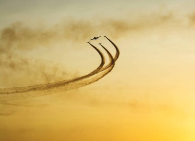 Tuzla, Köstence, Romanya-19 Ağustos 2017. Airshow Aeromania, Güney-Doğu Romanya 'da turistler kalabalık için inanılmaz Havacılık gösterisi ve üst yaz cazibe, Tuzla Aerodrome üzerinde.  