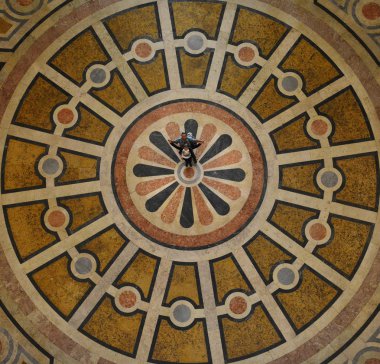 Lisbon, Portekiz - 1 Kasım 2017. Alfama bölgesinde, Lizbon, Portekiz Ulusal Pantheon (Igreja de Santa Engracia) iç 