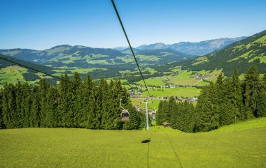 Westendorf, Brixental, Tyrol, Austria 'da teleferiğe yüksek yükseklik