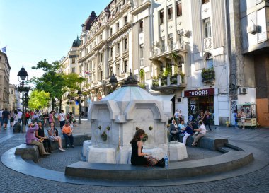Belgrad, Sırbistan-13 Temmuz 2017. Knez Mihailova Caddesi veya Prince Michael Street, Belgrad kentinin en eski Caddesi ve ünlü turistler cazibe biri.