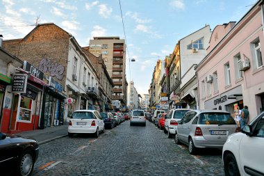 Belgrad, Sırbistan-13 Temmuz 2017. Balkanska sokak, Belgrad 'da en iyi yerler, eski ve yeni arasında bir 