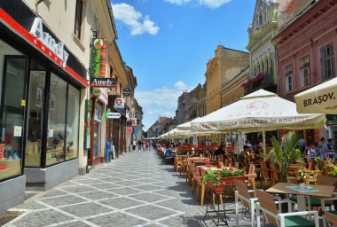 Brasov, Romanya-Mayıs, 2018. Brasov eski kent, Brasov şehir, Romanya inanılmaz turistler cazibe.