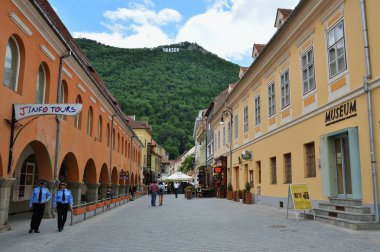 Brasov, Romanya-Mayıs, 2018. Brasov eski kent, Brasov şehir, Romanya inanılmaz turistler cazibe.