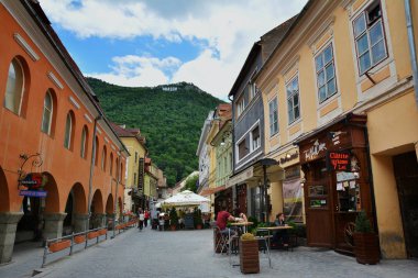 Brasov, Romanya-Mayıs, 2018. Brasov eski kent, Brasov şehir, Romanya inanılmaz turistler cazibe.