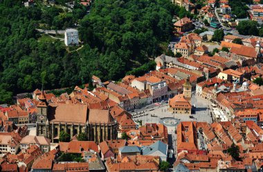 Tampa dağ, Transylvania, Romanya eski şehir Brasov görünümü 