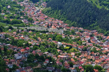 Tampa dağ, Transylvania, Romanya eski şehir Brasov görünümü 