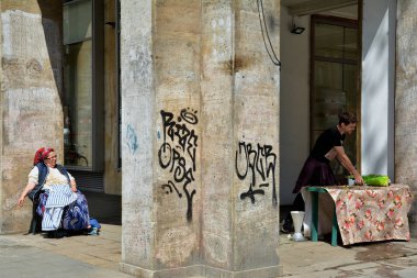 Bükreş, Romanya-Nisan, 2018. Bükreş sokaklarında Lifestyle, Romanya 'da turist cazibe. Zafer Caddesi. 