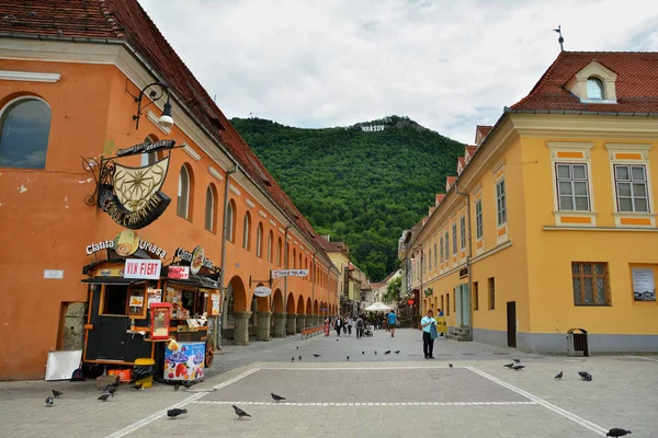 Brasov Roemenië Mei 2018 Oude Stad Van Brasov Verbazingwekkende Toeristen — Stockfoto