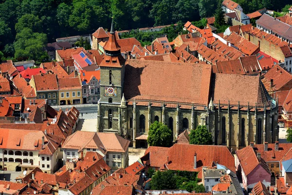 Tampa dağ, Transylvania, Romanya eski şehir Brasov görünümü 