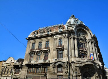 Bükreş, Romanya - 13 Eylül 2017. Romanya'nın başkenti Bükreş'in eski kentinde eski mimarigörünümü. Stavropoleos Caddesi. 