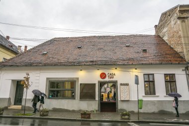 Cluj, Transilvanya, Romanya - 22 Ekim 2016. Cluj Eski Şehir Inocentiu Micu Klein Street, Romanya 