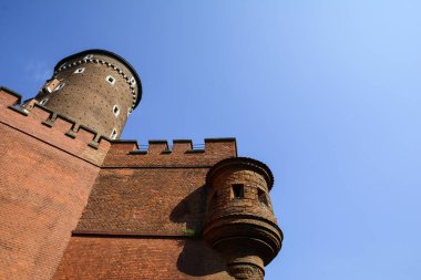 Krakow, Polonya - 2 Eylül 2016. Wawel Kalesi ve antik duvarlar, Krakow, Polonya en iyi cazibe.