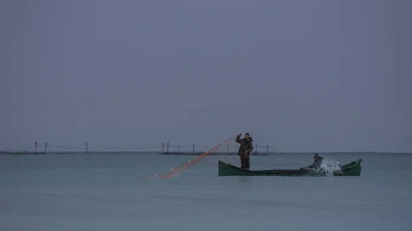 コチネティ ルーマニア 2018年8月30日 黒海の日の出の漁師 — ストック写真