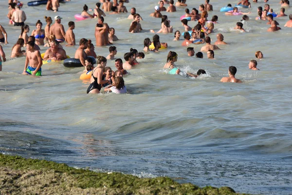 Costinesti Roumanie Août 2018 Foule Touristes Sur Rive Mer Noire — Photo