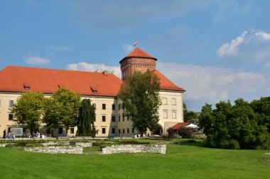 Krakow, Polonya - 2 Eylül 2016. Wawel Kalesi ve antik duvarlar, Krakow, Polonya en iyi cazibe.