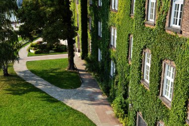 Krakow, Polonya - 2 Eylül 2016. Bina mimarisi, Krakow, Polonya Wawel Kraliyet Kalesi sur parçası