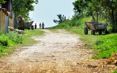 Romanya köyünde eski bir ev