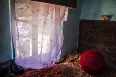 Eski Romen evinin içi