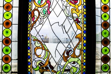 Köstence, Romanya - 10 Haziran 2017.Dünya art nouveau günü terk edilmiş Casino binası içinde ziyaret, Köstence Karadeniz'in harika bir manzarası ile görkemli mimarisi,Romanya.Duvar detay. 