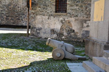 Fenestrelle, Torino, İtalya - 22 Temmuz 2017. Fenestrelle Fort Avrupa'nın en büyük alp tahkimatı. Eski kilise. 