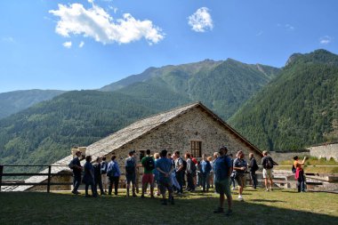 Fenestrelle, Torino, İtalya - 22 Temmuz 2017. Fenestrelle Fort Avrupa'nın en büyük alp tahkimatı. Eski kilise. 