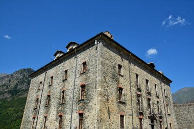 Fenestrelle, Torino, İtalya - 22 Temmuz 2017. Fenestrelle Fort Avrupa'nın en büyük alp tahkimatı. Eski kilise. 