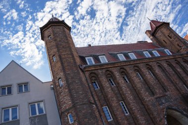 Brama Mariacka - St Mary's Gate, Gdansk, Duga Pobrzeze yakınındaki Motawa Nehri üzerinde yer alan ana şehrin su gates biri