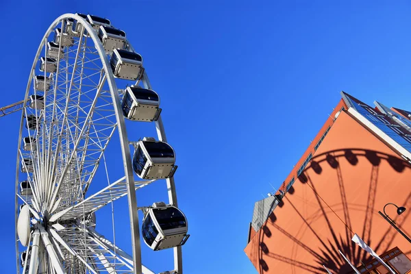 Gdansk Polonia Julio 2018 Amber Sky Rueda Cerca Casco Antiguo — Foto de Stock