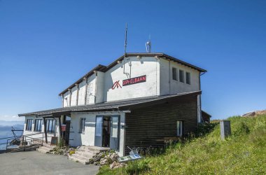 Kitzbuhel,Tirol,Avusturya - Ağustos 2016. Tirolean Alpleri'nde Kitzbuhel tepe asansörü, Avusturya.