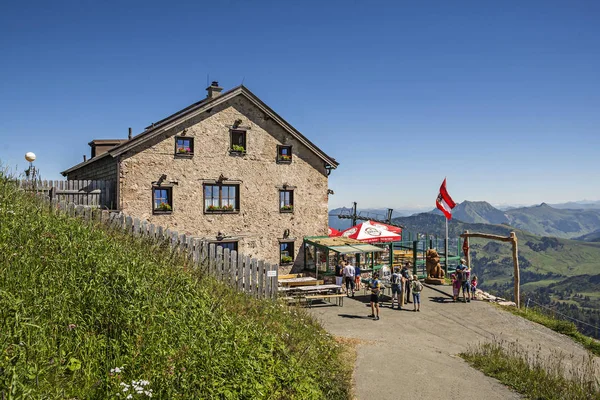 Kitzbuhel Tirol Österrike Augusti 2016 Chalet Kitzbuhel Peak Tirolean Alps — Stockfoto
