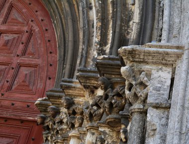 Lizbon ,Portekiz - 30 Ekim 2018. Carmo Kilisesi kalıntıları, Lizbon, Portekiz inanılmaz turistler cazibe. 