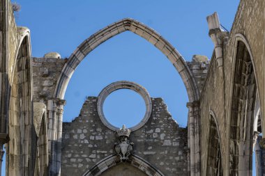 Lizbon ,Portekiz - 30 Ekim 2018. Carmo Kilisesi kalıntıları, Lizbon, Portekiz inanılmaz turistler cazibe. 