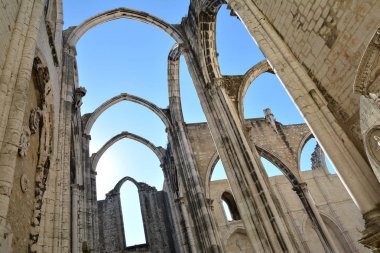 Lizbon ,Portekiz - 30 Ekim 2018. Carmo Kilisesi kalıntıları, Lizbon, Portekiz inanılmaz turistler cazibe. 