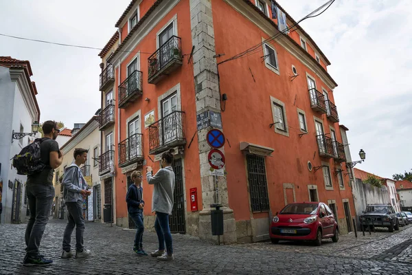 Lisbon Portugal November 2017 Colorful Street Alfama Quarter Old Picturesque — Stock Photo, Image