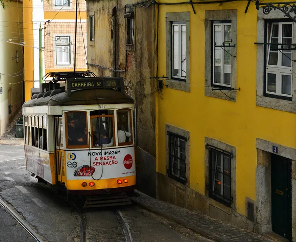 Lisboa Portugal Noviembre 2017 Famoso Tranvía Vintage Alfama Barrio Más — Foto de Stock