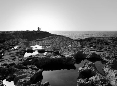 Malta Adası, Avrupa - 2 Kasım 2014. Mavi Mağaralar, Malta güney kıyısında deniz mağaraları bir dizi , Malta adasında turistler için popüler bir yer.