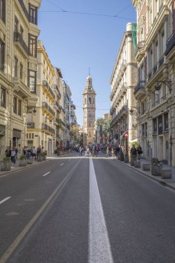 Valencia, İspanya - 6 Kasım 2016. Valencia 'nın tarihi merkezinde sokak manzarası. 
