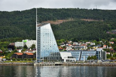 Norveç 'in daha fazla og Romsdal ilçesinde küflü kasaba manzarası