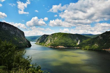 Muhteşem Tuna Karpat Dağları nda, Sırbistan ve Romanya arasında geçen Gorges, olarak da bilinen Tuna kazanlar,
