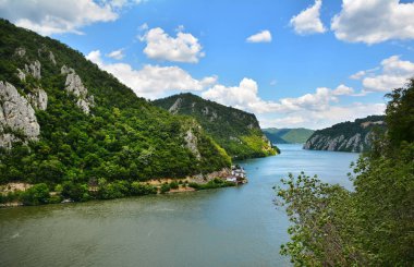 Muhteşem Tuna Karpat Dağları nda, Sırbistan ve Romanya arasında geçen Gorges, olarak da bilinen Tuna kazanlar,