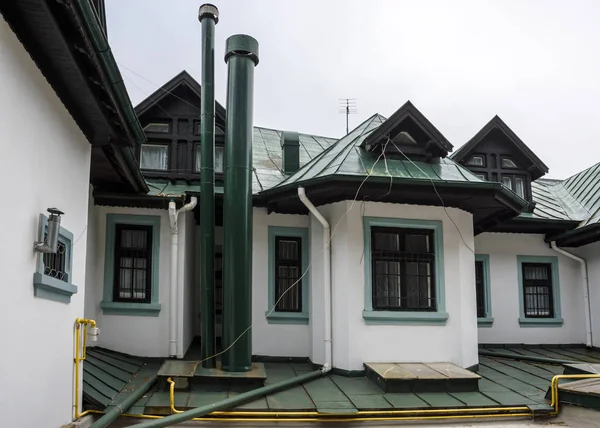 Sinaia Roemenië November 2018 Hotel Tantzi Mooie Architectuur Groen Wit — Stockfoto