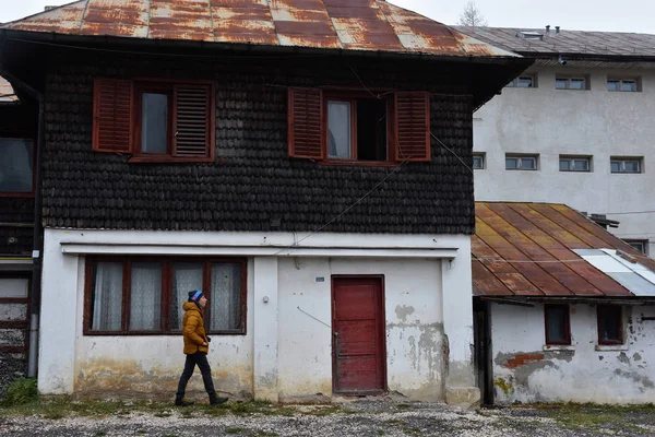 罗马尼亚Sinaia 2018年11月7日 Sinaia纪录片项目 Prahova山谷Sinaia市中心的被遗弃房屋 — 图库照片