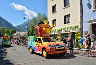 Briancon, Fransa - 19 Temmuz, tanıtım karavan sahne 18 Briancon, de 2017.The gözlük yönlendirmek Briancon - Izoard, Tour de France 2017. 